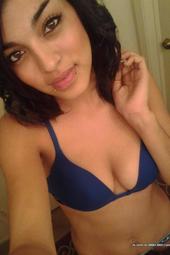 Sexy Amateur Teen Girl Taking Selfshots