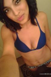 Sexy Amateur Teen Girl Taking Selfshots