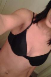 Sexy Amateur Teen Girl Taking Selfshots