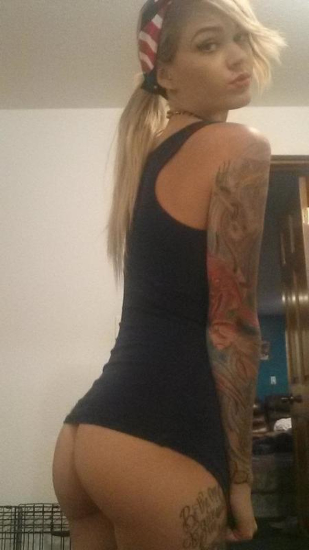 Sexy Tattooed Girl Posing 04