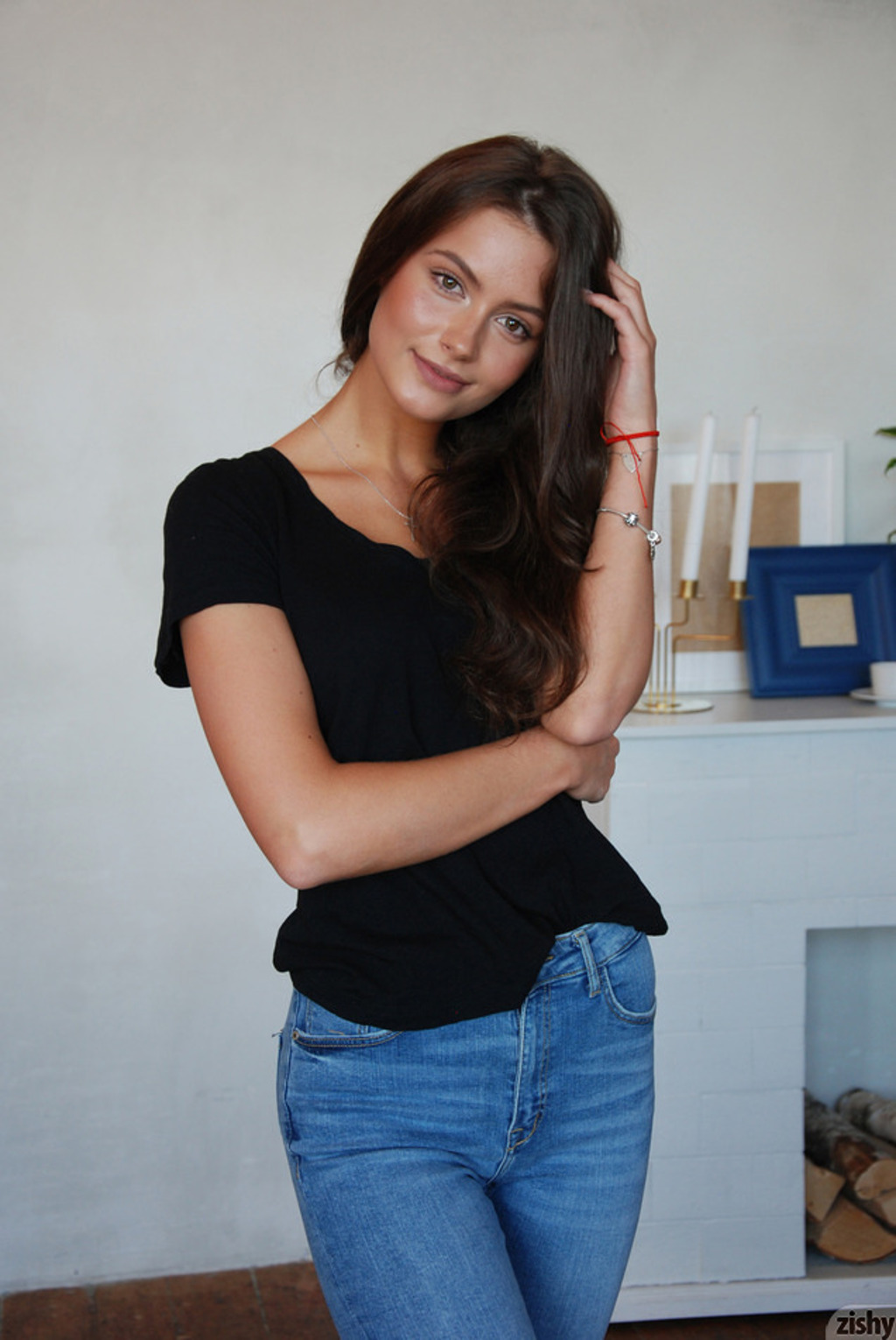 Shyla Volbeck & Angel Youngs 01