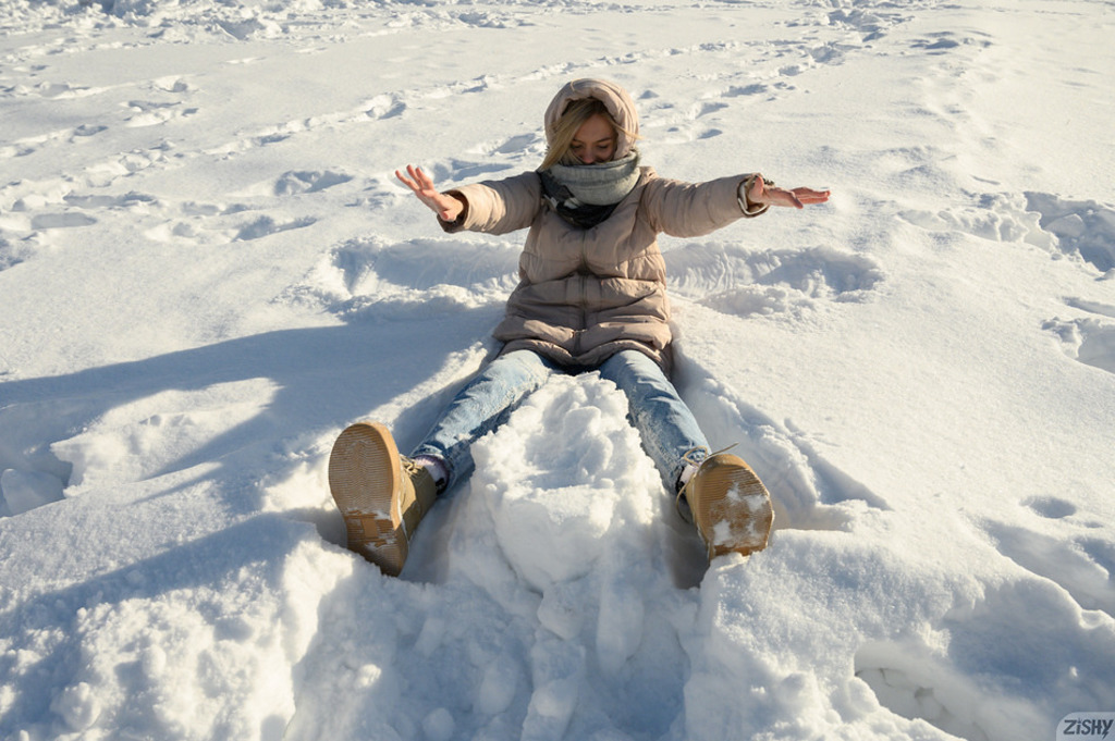 Lana Lane In Snow Angels 04