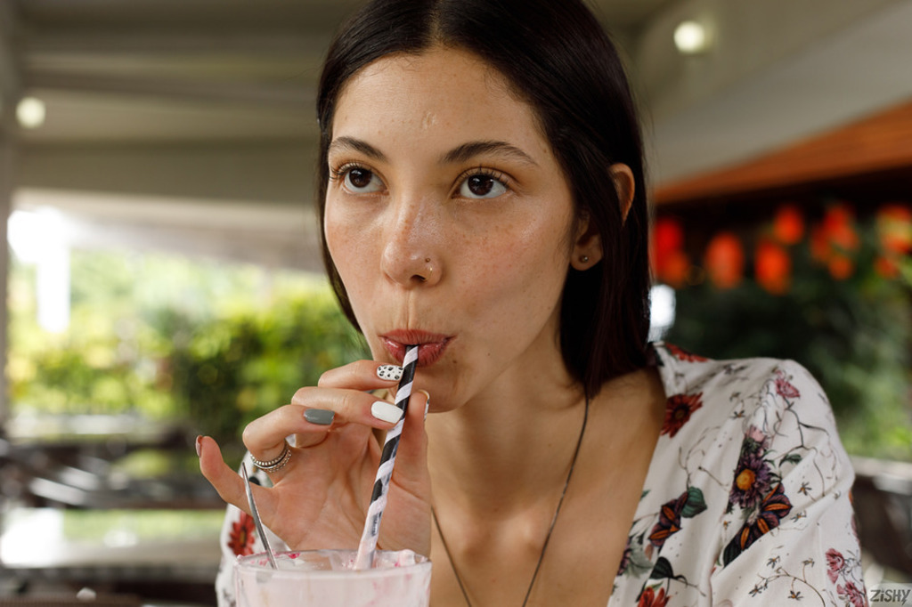 Julia Campos In Milkshake 04